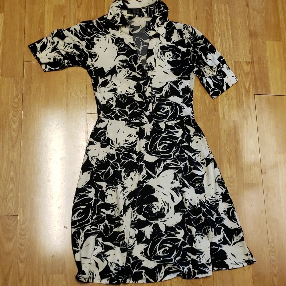 Guess Black/cream roses print dress sz small